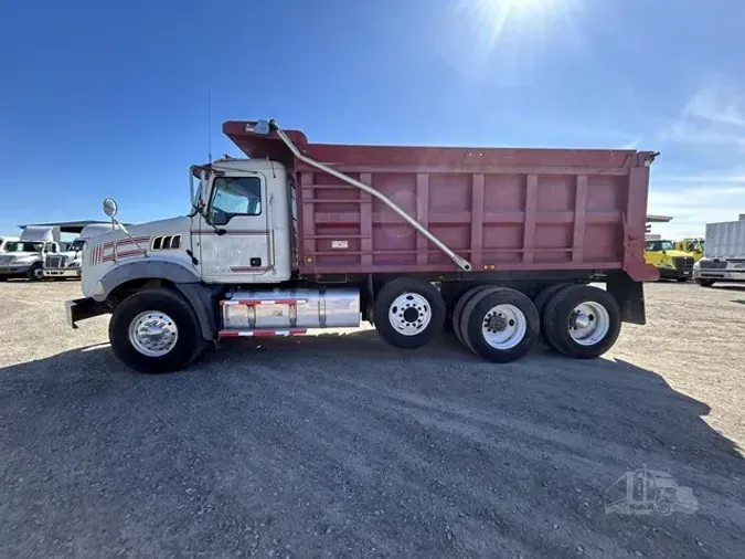 2015 MACK GRANITE GU813