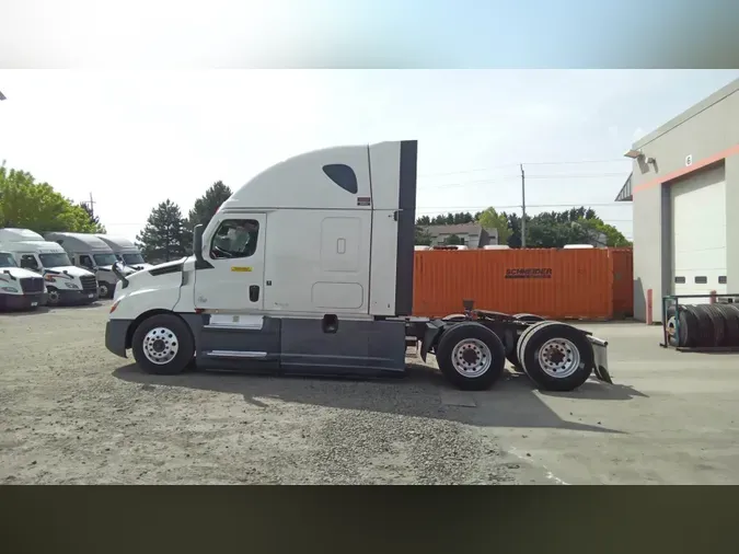 2023 Freightliner Cascadia 126