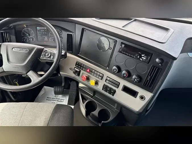 2019 FREIGHTLINER CA126