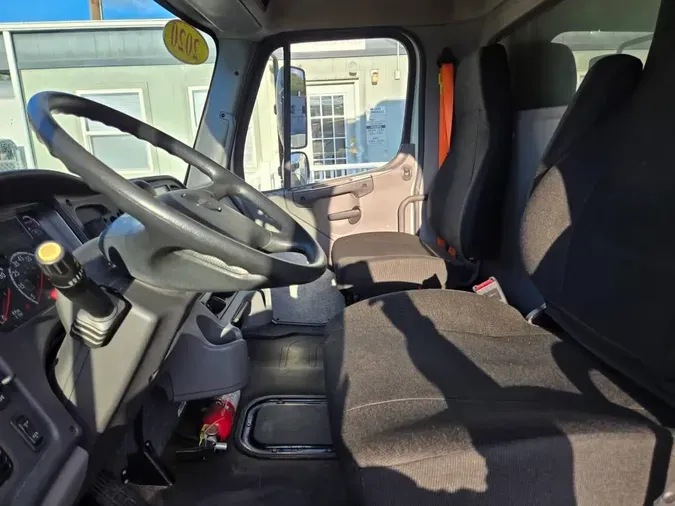 2020 FREIGHTLINER/MERCEDES M2 106