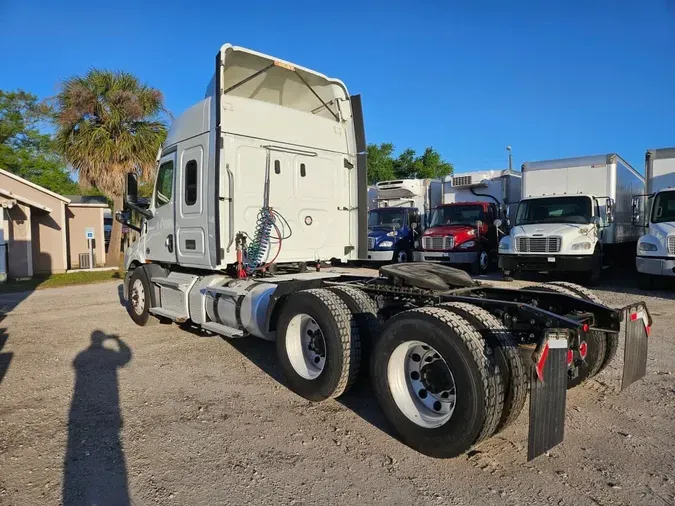 2020 FREIGHTLINER/MERCEDES NEW CASCADIA 116