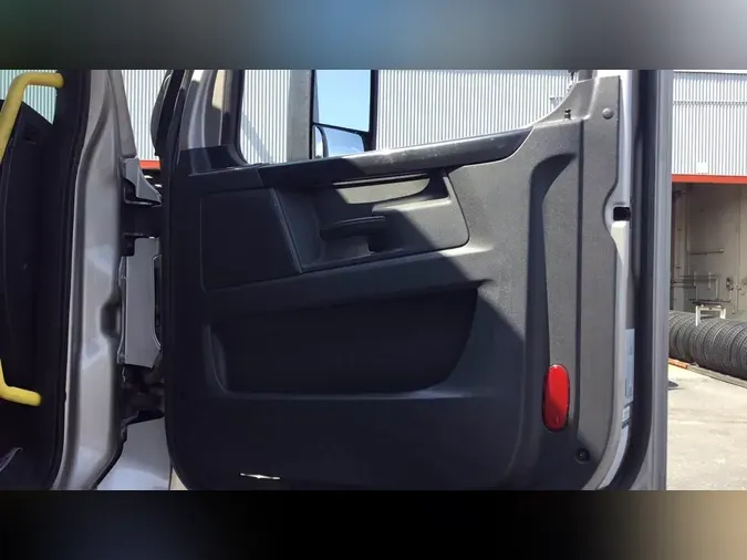 2025 Freightliner Cascadia 126