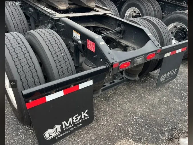 2025 VOLVO VNL64T760