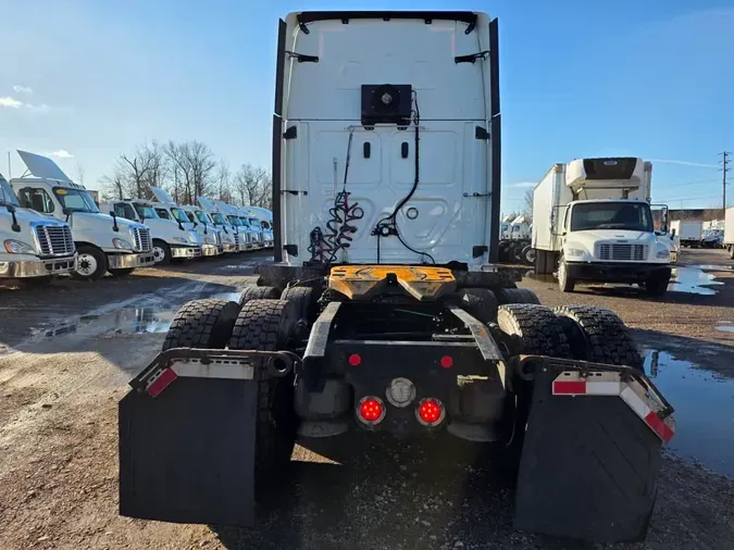 2020 FREIGHTLINER/MERCEDES CASCADIA 125