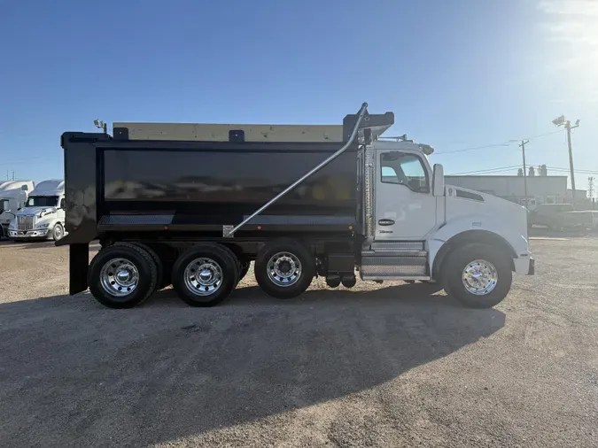 2025 Kenworth T880b9befa9a078e920a1bda0e96d7ca0851