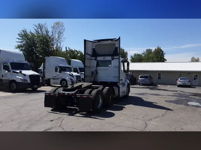 2020 Volvo VNL300