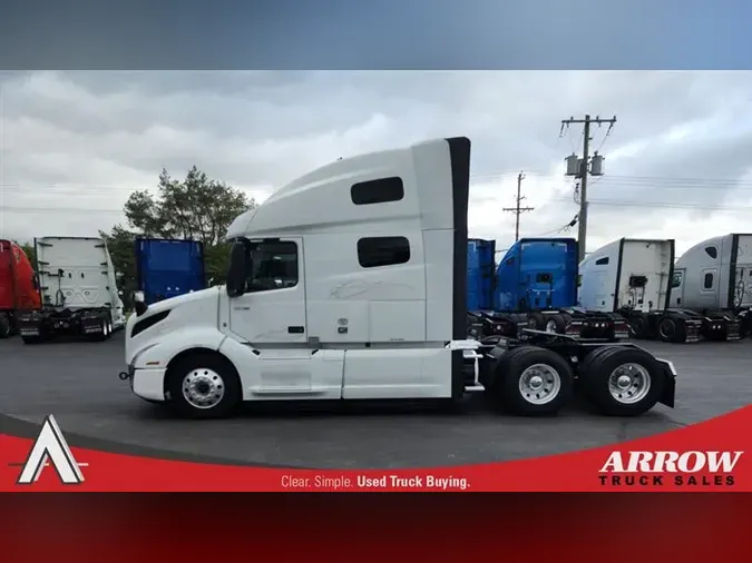 2022 VOLVO VNL760
