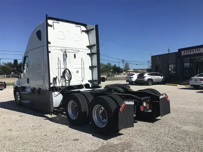 2020 FREIGHTLINER CA126