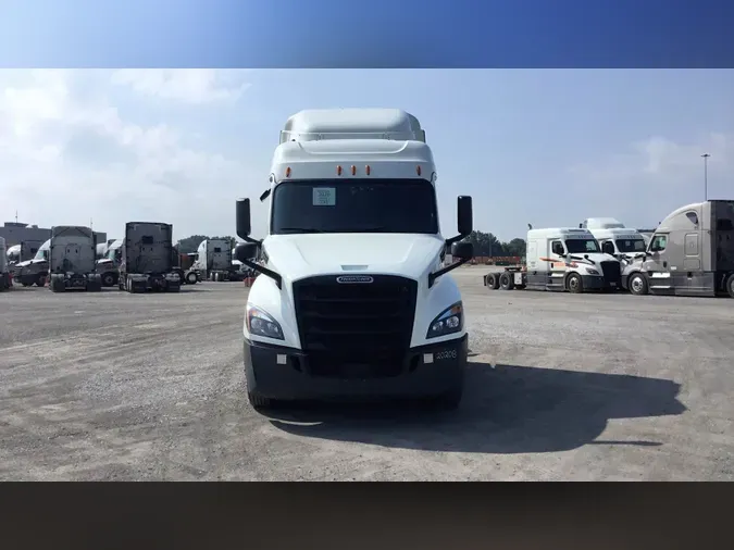 2020 Freightliner Cascadia 126