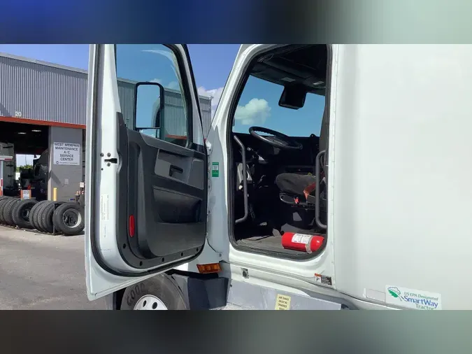 2022 Freightliner Cascadia 126