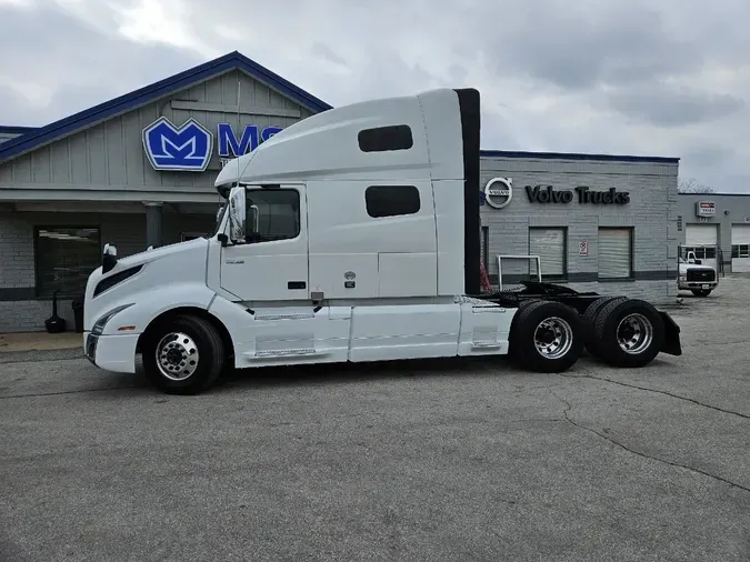 2020 VOLVO VNL64T760