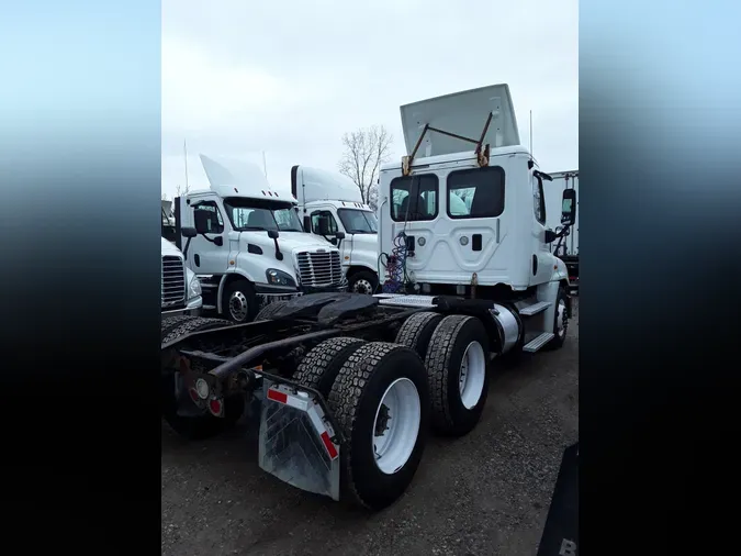 2016 FREIGHTLINER/MERCEDES CASCADIA 125