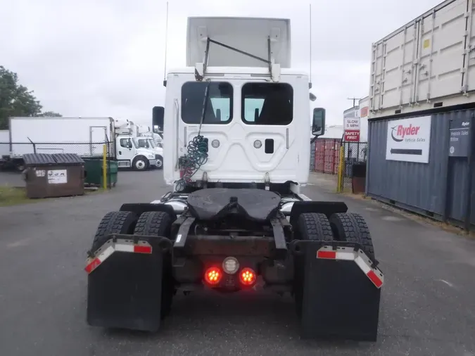 2016 FREIGHTLINER/MERCEDES CASCADIA 125