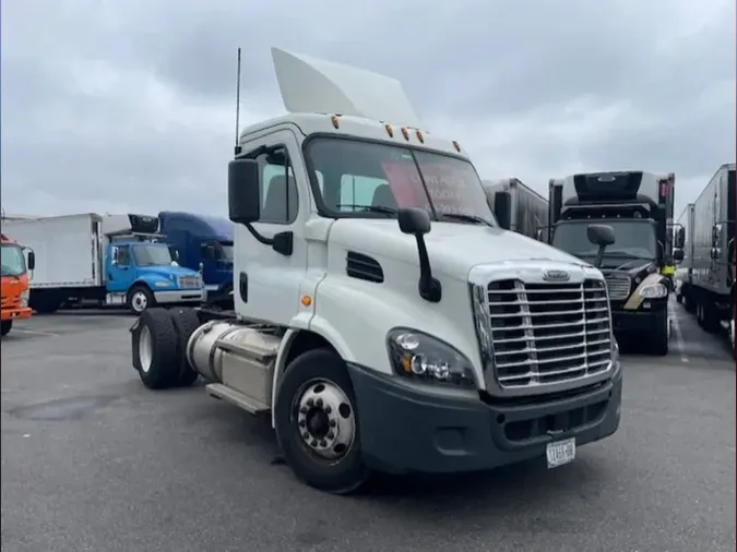 2020 FREIGHTLINER/MERCEDES CASCADIA 113