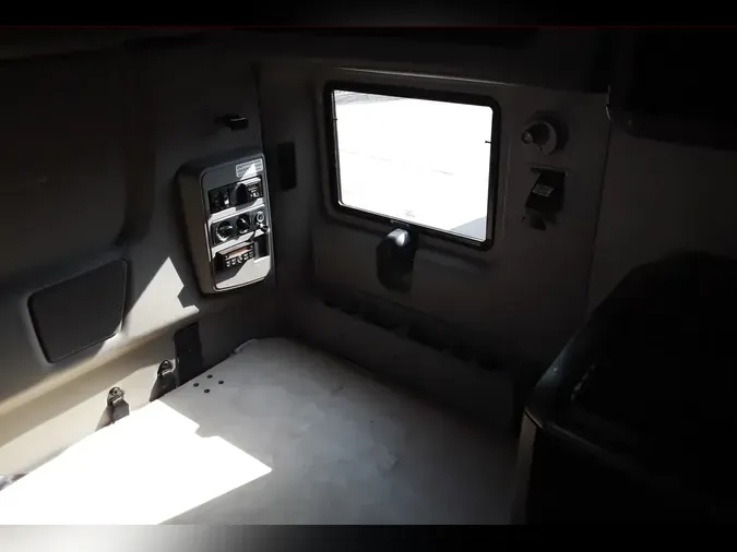 2020 NAVISTAR INTERNATIONAL LT625 SLPR CAB