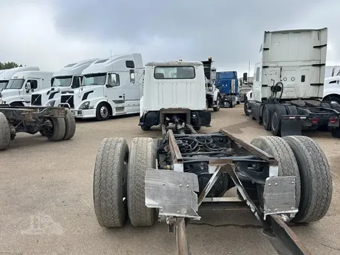 2001 INTERNATIONAL 4900