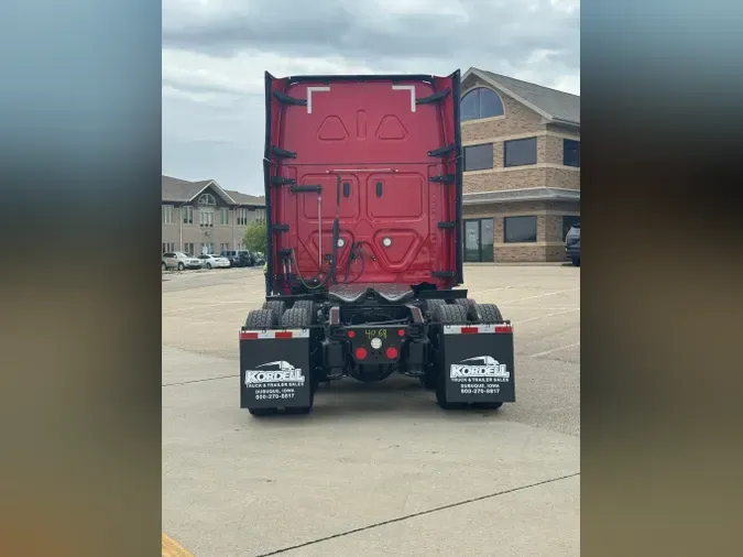 2022 FREIGHTLINER Cascadia 126b9d4e18b888994400a28201b9874ec7d