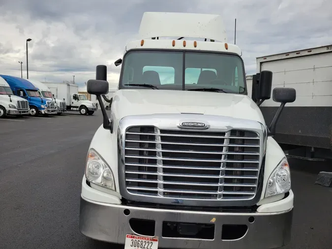 2018 FREIGHTLINER/MERCEDES CASCADIA 125