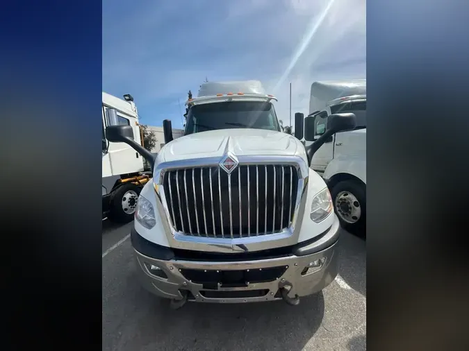 2019 NAVISTAR INTERNATIONAL LT625 SLPR CAB