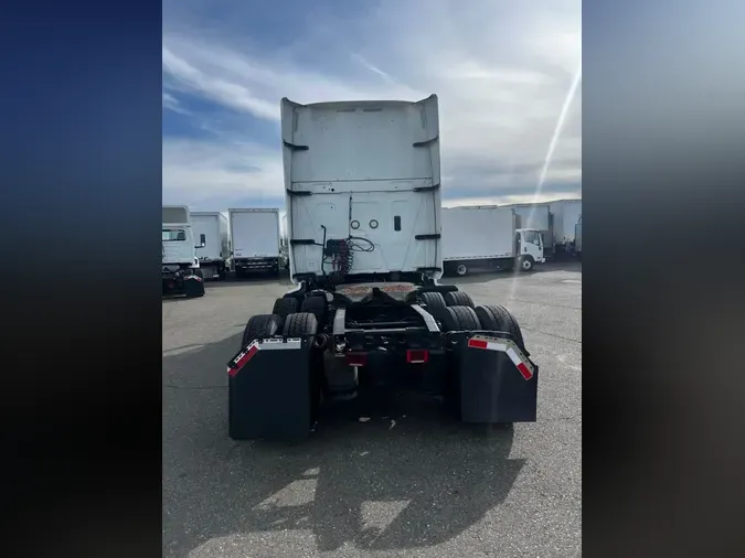 2019 NAVISTAR INTERNATIONAL LT625 SLPR CAB