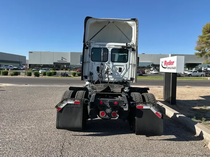 2017 FREIGHTLINER CASCADIA 113