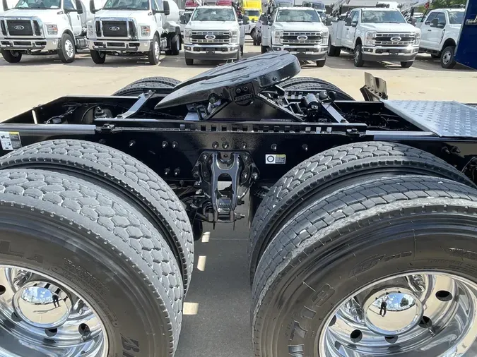 2023 Peterbilt 389