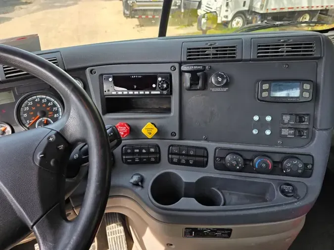 2018 FREIGHTLINER/MERCEDES CASCADIA 125