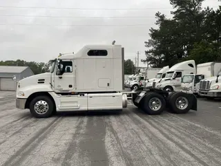 2017 MACK TRUCKS, INC. CXU603
