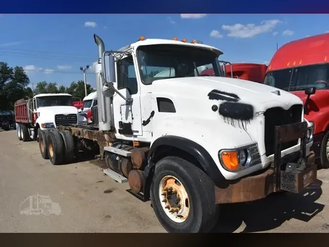 2005 MACK GRANITE CV713