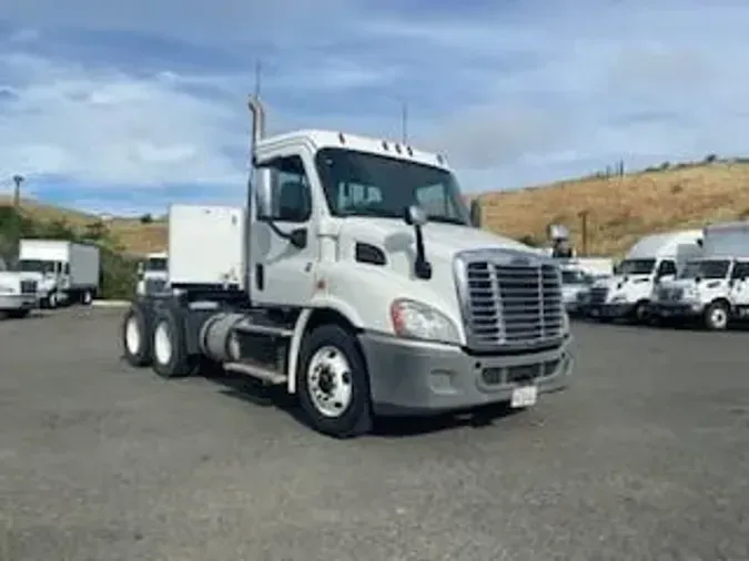 2016 FREIGHTLINER/MERCEDES CASCADIA 113