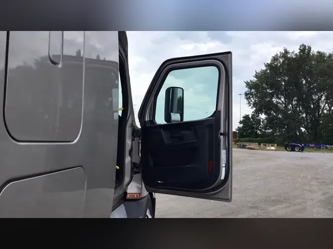 2023 Freightliner Cascadia 126
