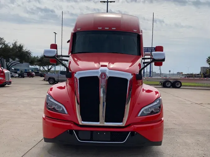 2026 Kenworth T680b9eaae24d027bfa0029cdd01a3ffb982
