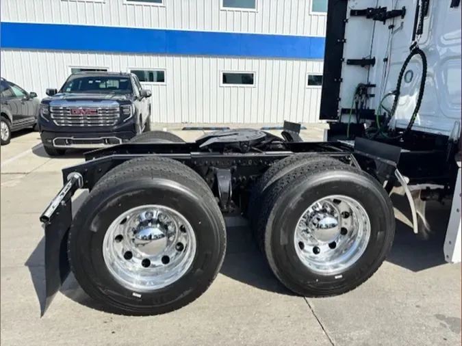 2023 Freightliner Cascadia 126