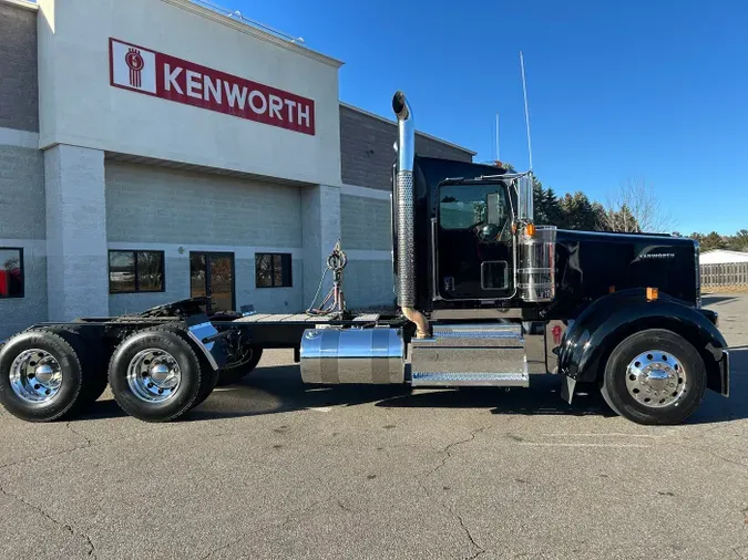 2025 Kenworth W900Lb9ec48784cf386defbe61e08aa9e398a
