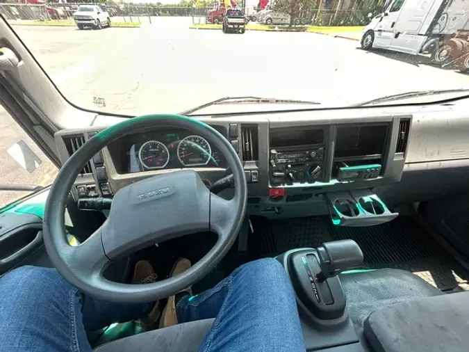 2019 ISUZU NPR-HD