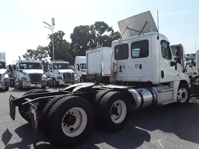 2019 FREIGHTLINER CASCADIA 125