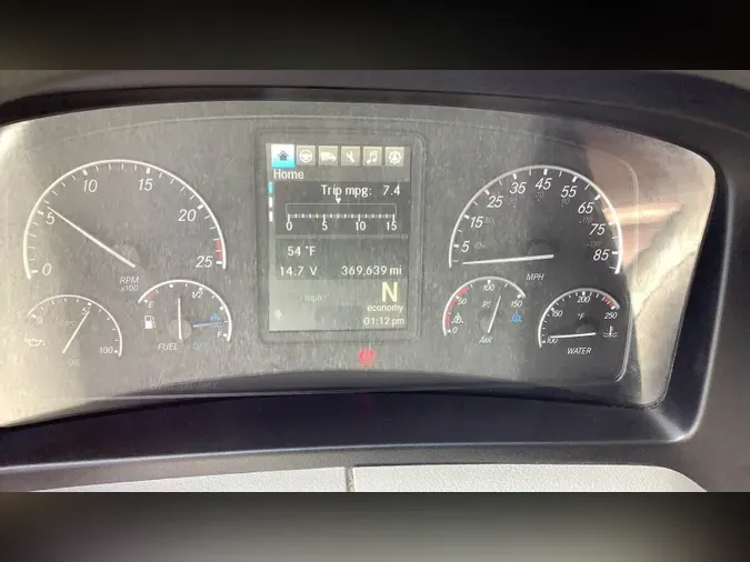 2021 Freightliner Cascadia 126