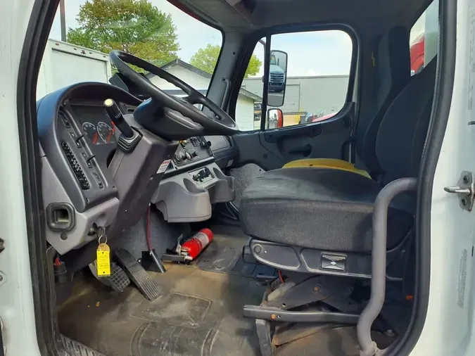 2017 FREIGHTLINER/MERCEDES M2 106