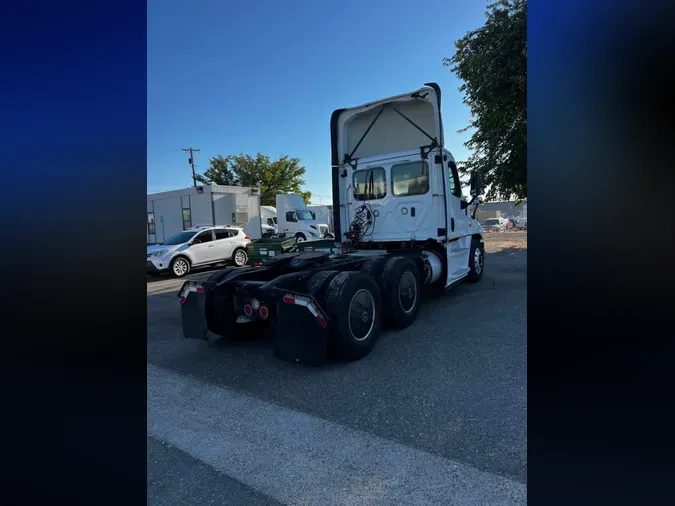 2019 FREIGHTLINER CASCADIA 125