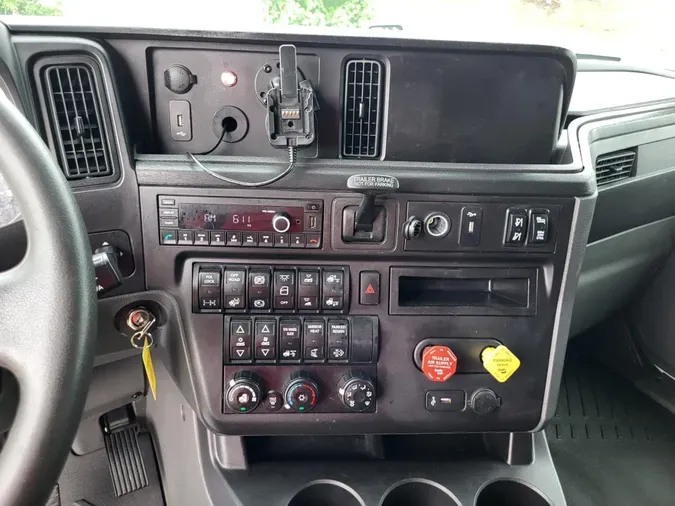 2023 International LT625b9f6a4f9e45bdc23e655991ae1a4831b
