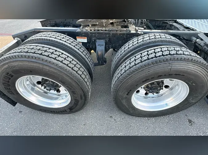 2022 Freightliner Cascadia 126