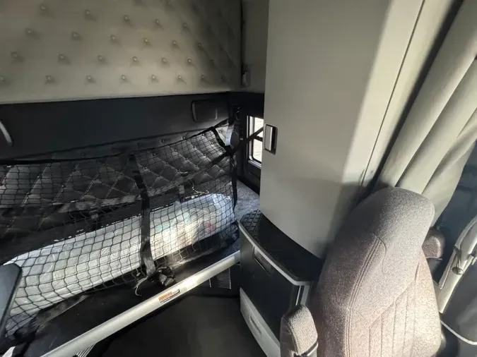 2023 Kenworth T680b9f99bd2af17f3e756f5ee83b350463c