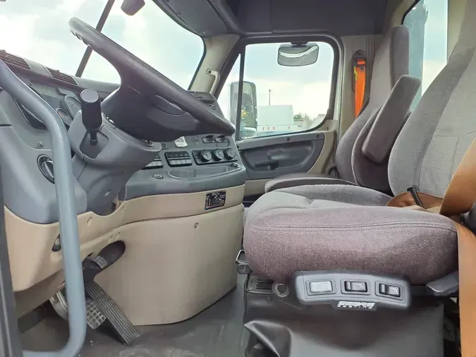 2019 FREIGHTLINER CASCADIA 125