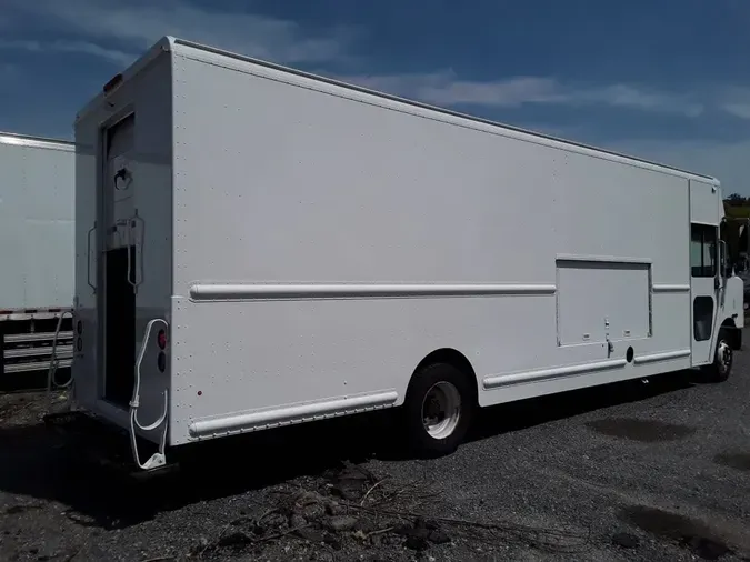 2017 FRTLR CUSTOM CHASSIS CORP MT55
