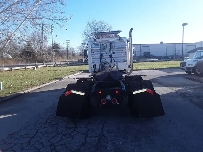 2017 FREIGHTLINER/MERCEDES CASCADIA 125