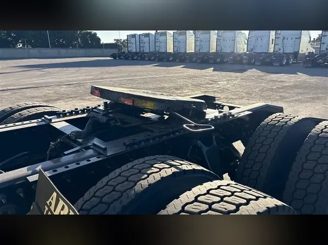 2018 INTERNATIONAL RH613