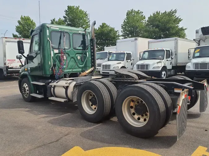 2017 FREIGHTLINER CASCADIA 113