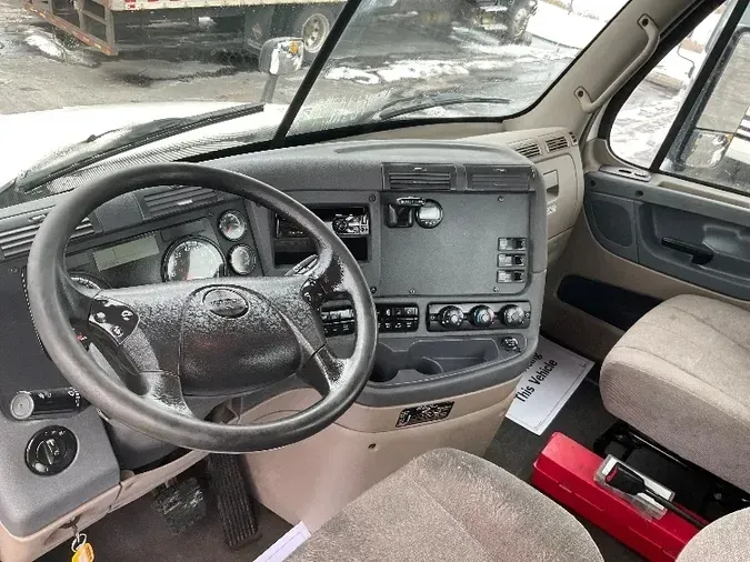 2019 Freightliner X12564ST