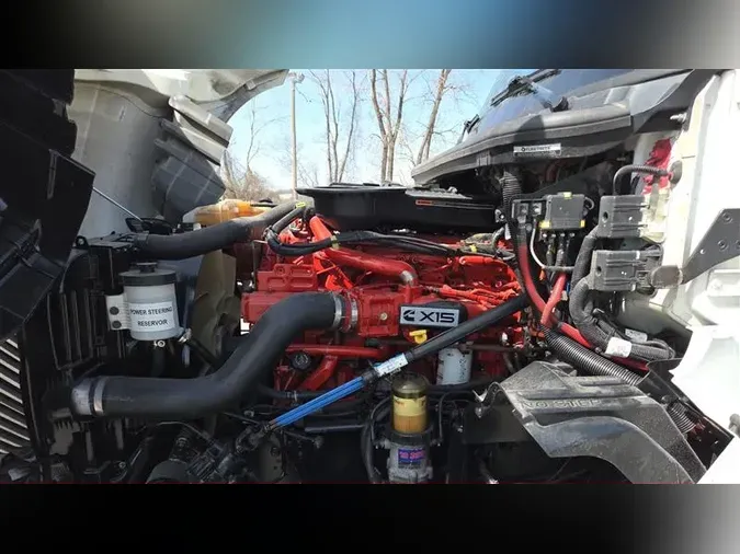 2021 INTERNATIONAL LT