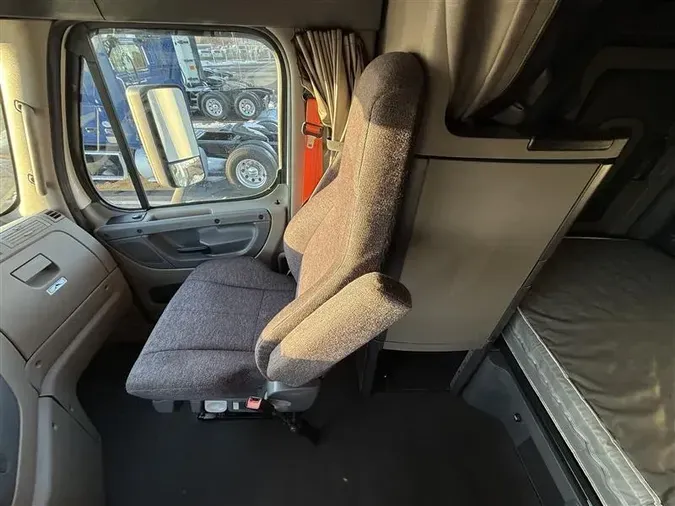 2017 FREIGHTLINER CASCADIA EVOLUTION